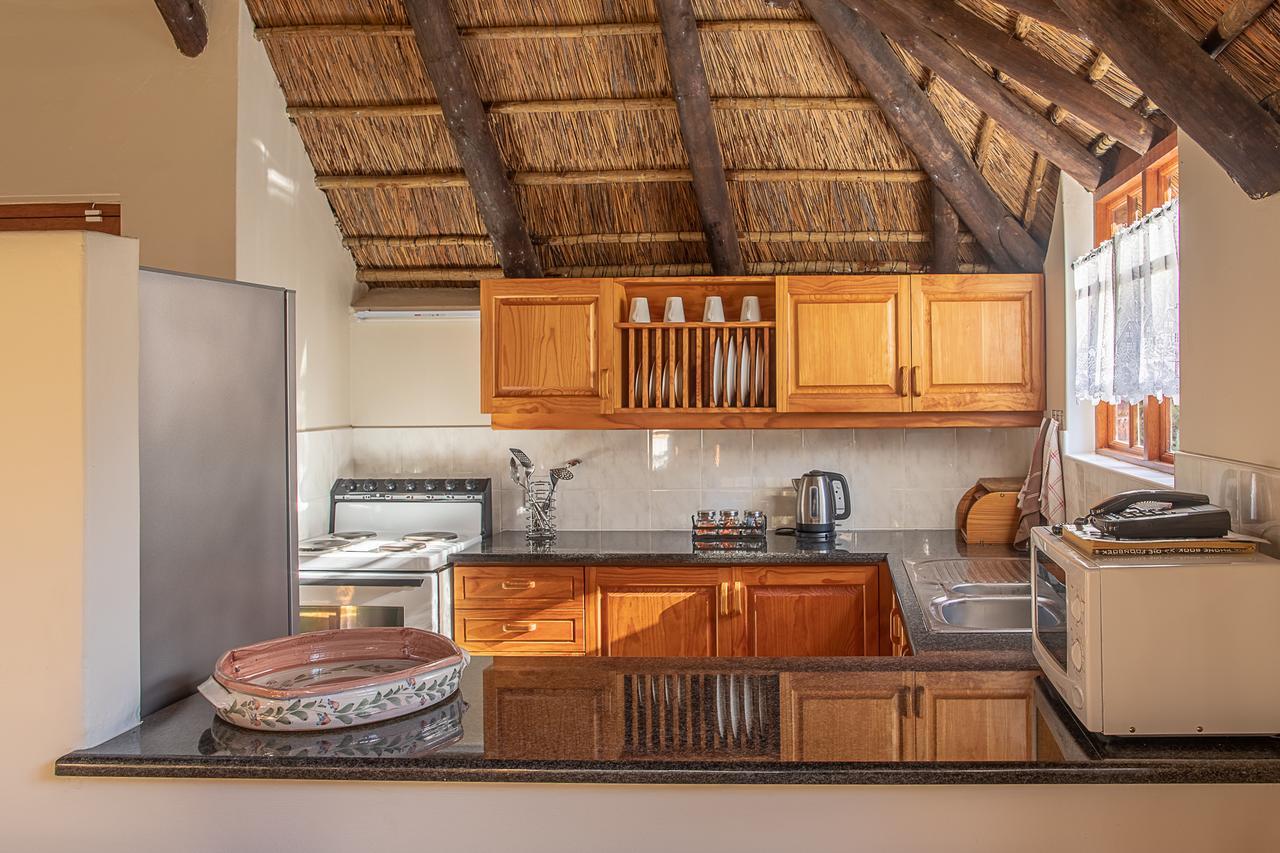 Coral Tree Cottages Harkerville Extérieur photo