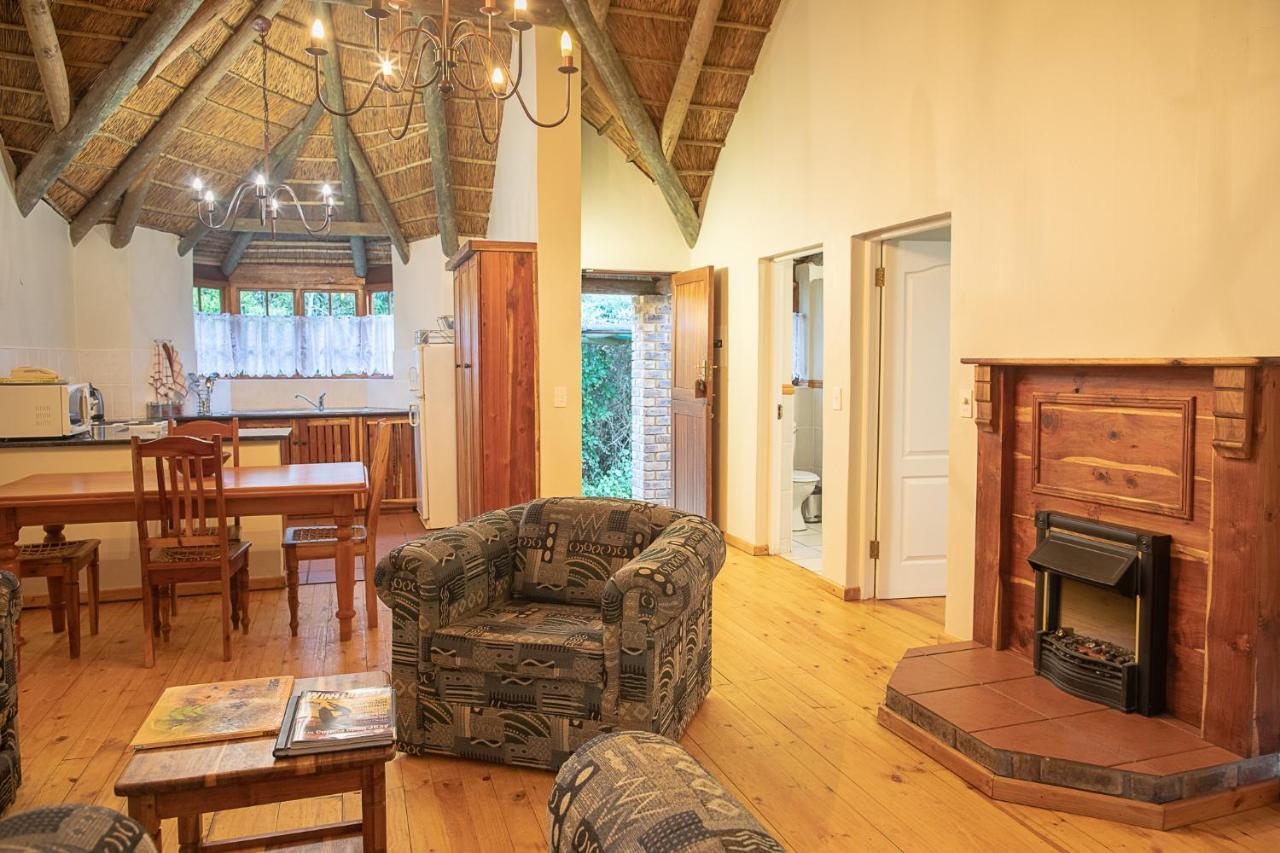 Coral Tree Cottages Harkerville Extérieur photo